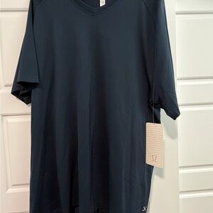 lululemon athletica Men's Deep Blue Tee